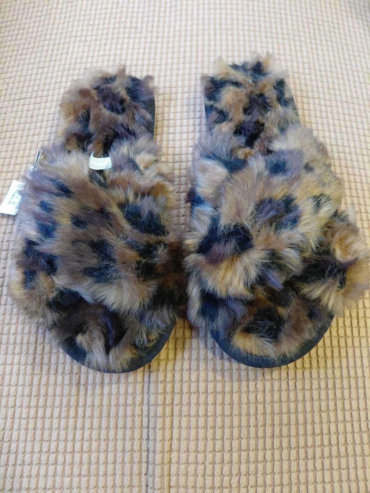 Women’s M/L New Abercrombrie& Finch Leopard Faux Fur Slippers House Shoes Vtg