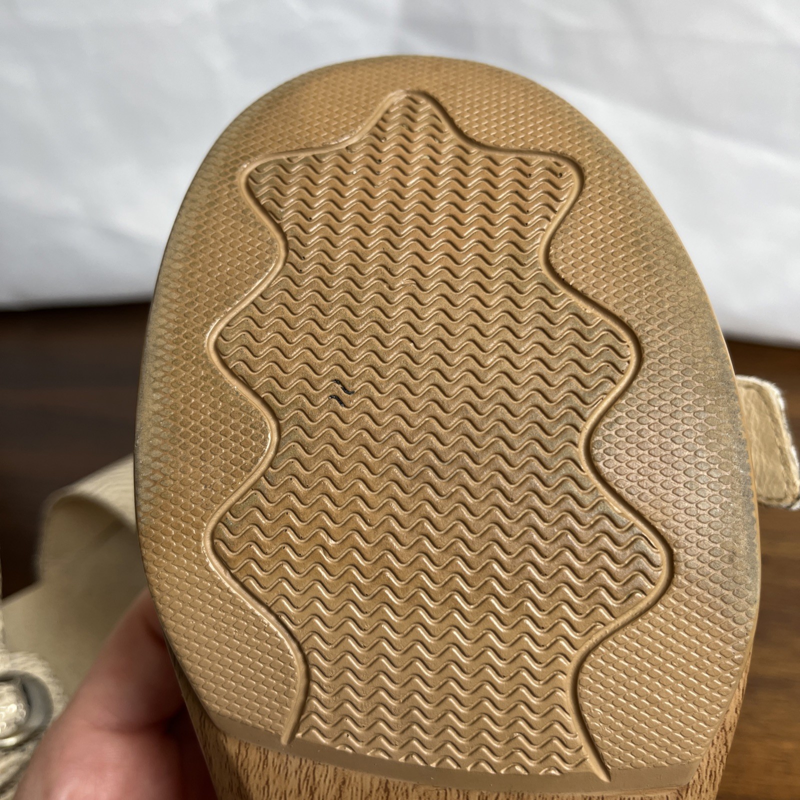 Dansko Shiny Cream Gold Sophie Buckle Two Leather Strap Sandals size 40 9.5 10