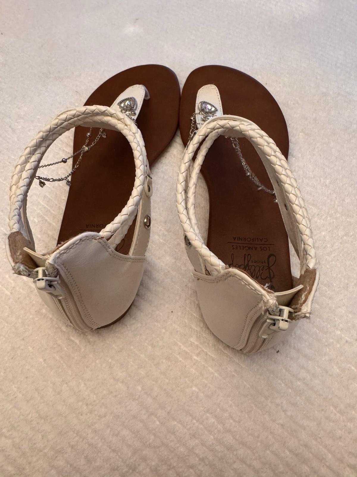 New Jelly POP Elvie White Boho Gladiator Sandals Heart Concho Chain Studded 8M