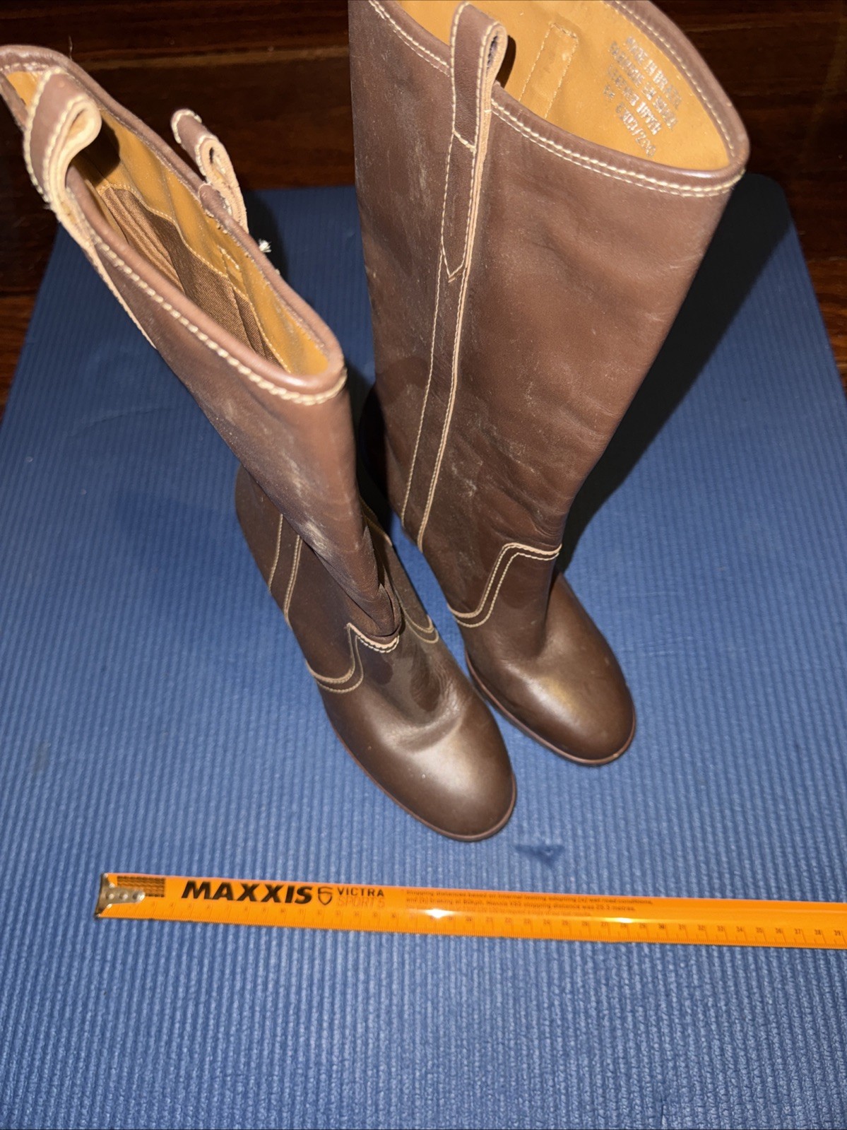 Leather Boots Size USA 6M, European 36, English 4, Mexico 3.5 American Eagle