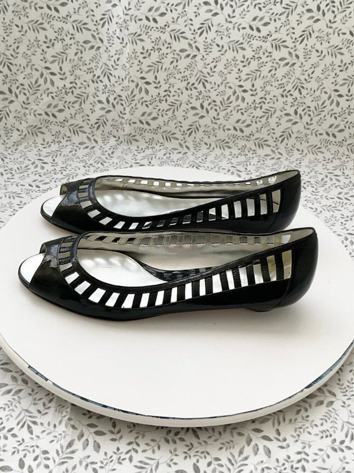 Enzo Angiolini Eabradlyn Black Patent Leather Cutout Peep Toe Flats Women 7.5M