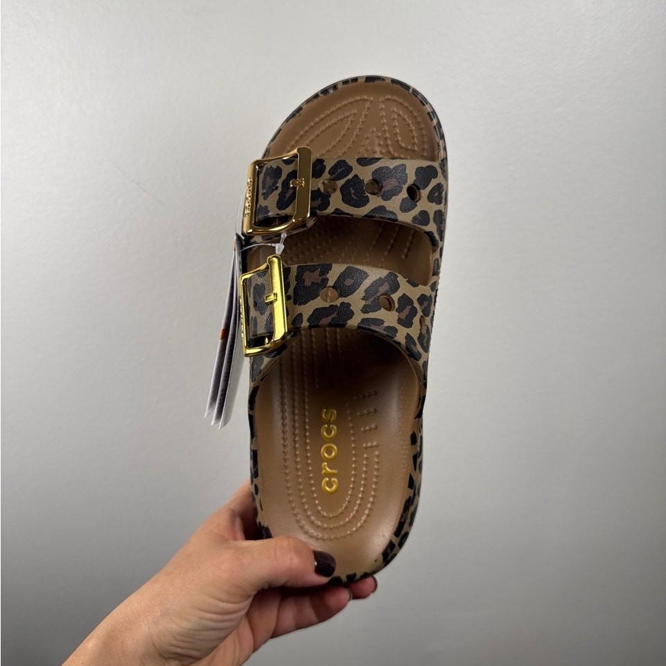Crocs Women’s Saturday Platform Sandals in a Leopard Print, Sz. 6 NWT