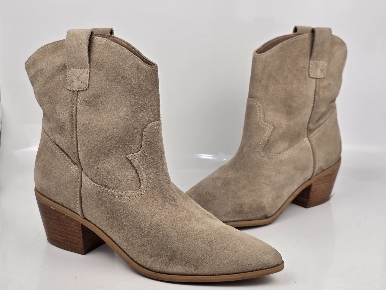 Lisa Vicky Women’s Taupe Suede Western Ankle Boots US Size 10M