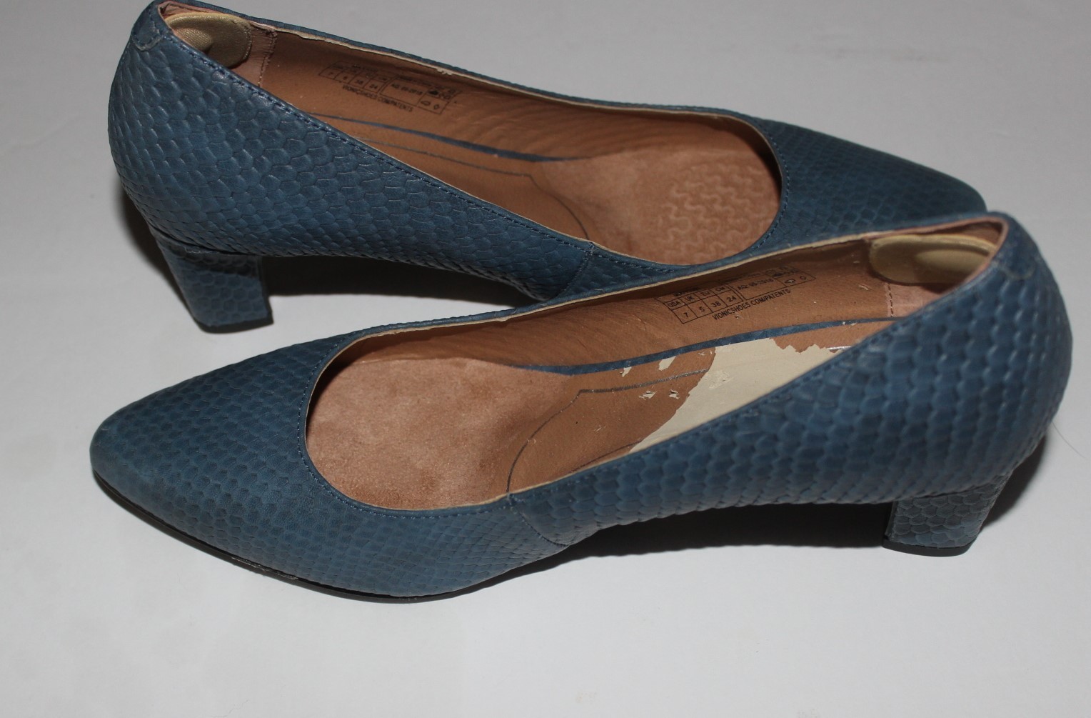 Women’s VIONIC Madison Mia Block Pump Heels Blue Snake Print Leather Shoes Sz 7