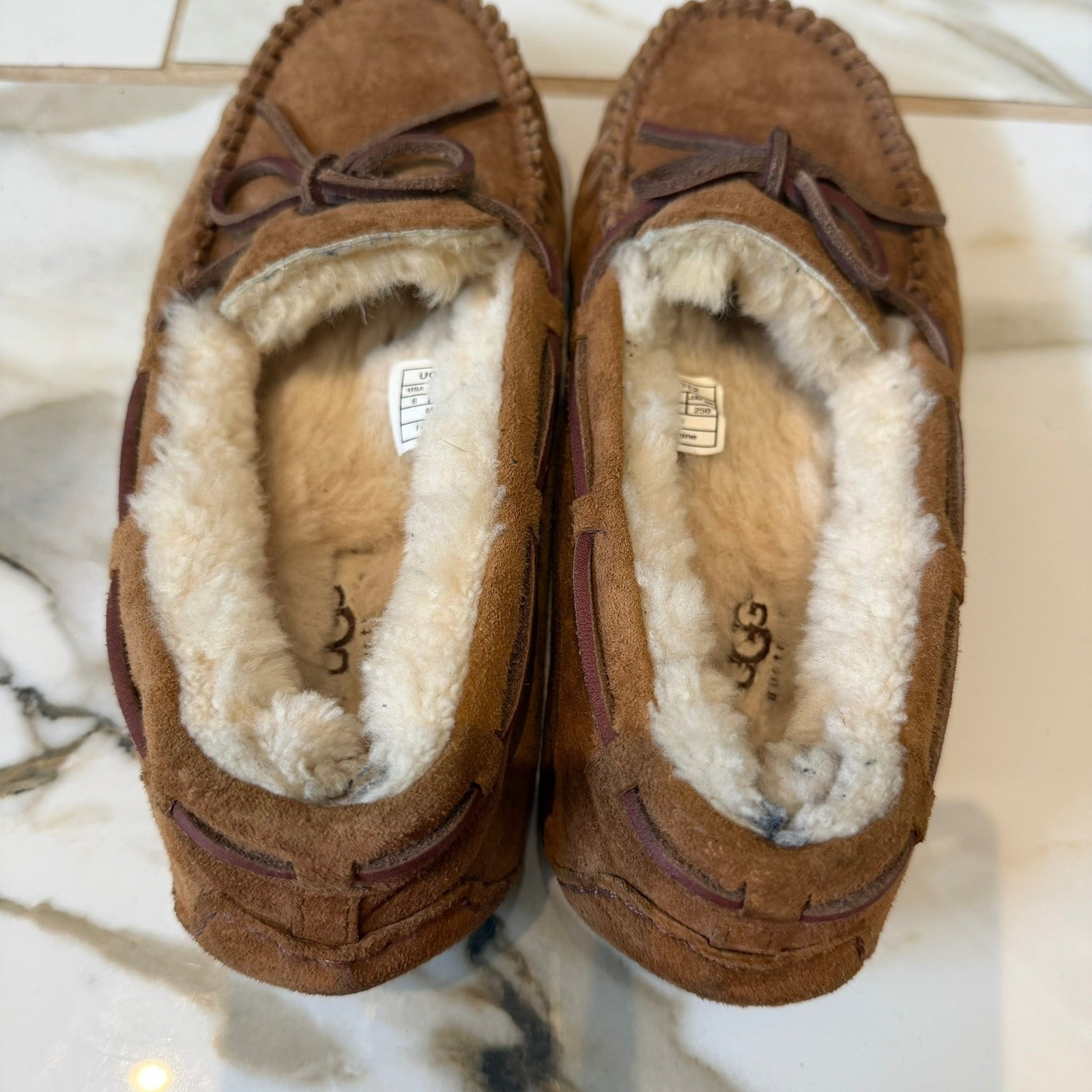 UGG Australia Dakota Chestnut Suede Sheepskin Moccasin Slippers Womens 8 5612