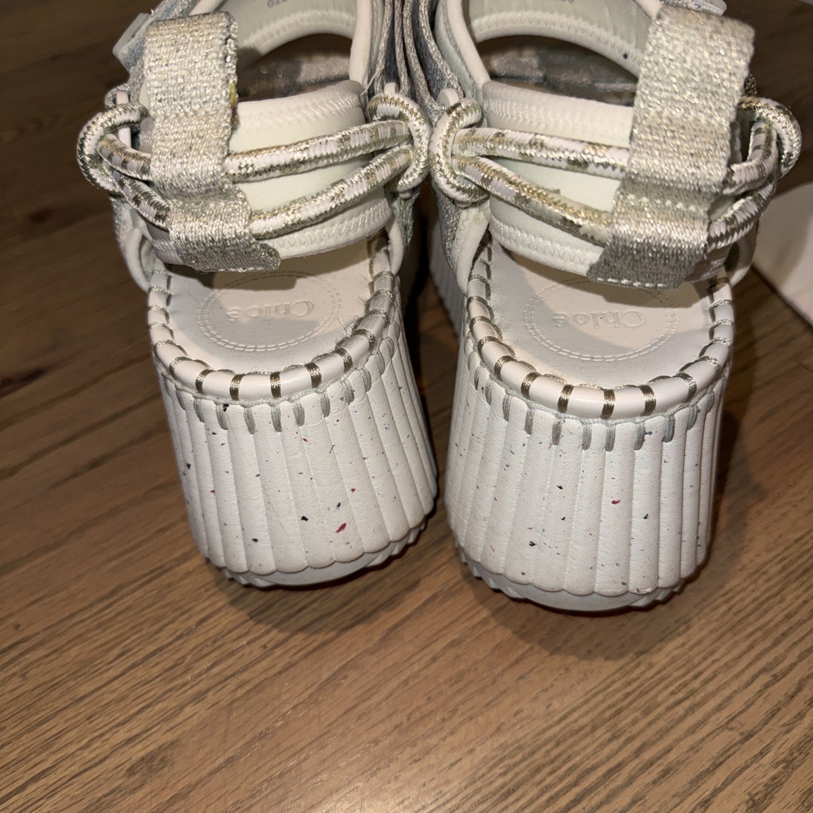 Chloe Womens Wedge Heel Platform Ankle Cross Strap Sandals White Silver Size 39