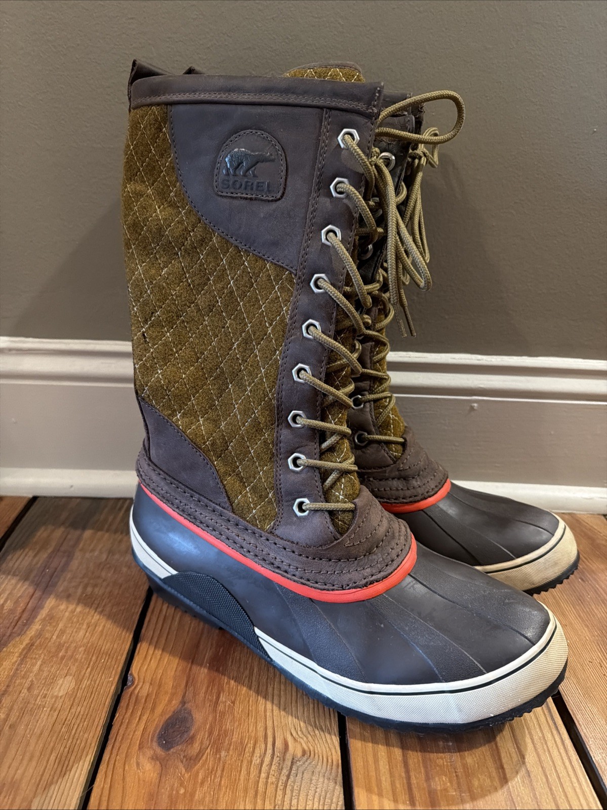 Sorrel Women’s Quilted Waterproof Boots Size 10