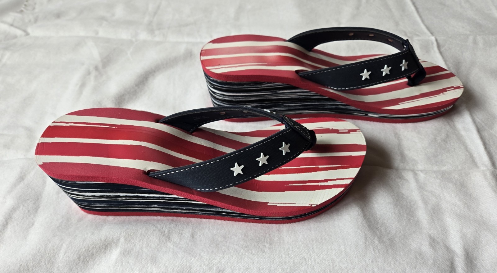 NEW American Flag Wedge Flip Flops Sandals Lg 9-10 Patriotic Beach Pool Vacation