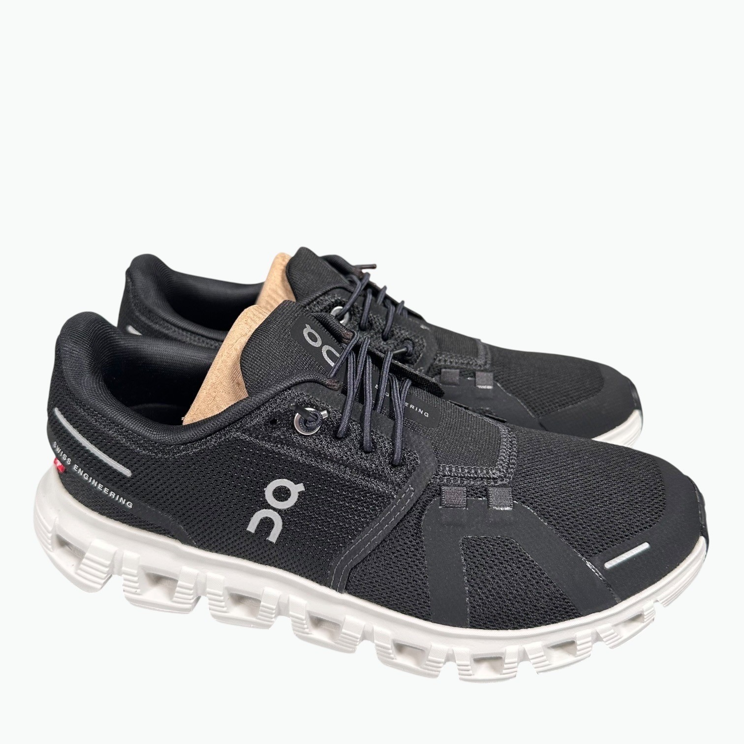 On Cloud 6 Running Shoes Women’s 7 Black White Lightweight Athletic Sneakers