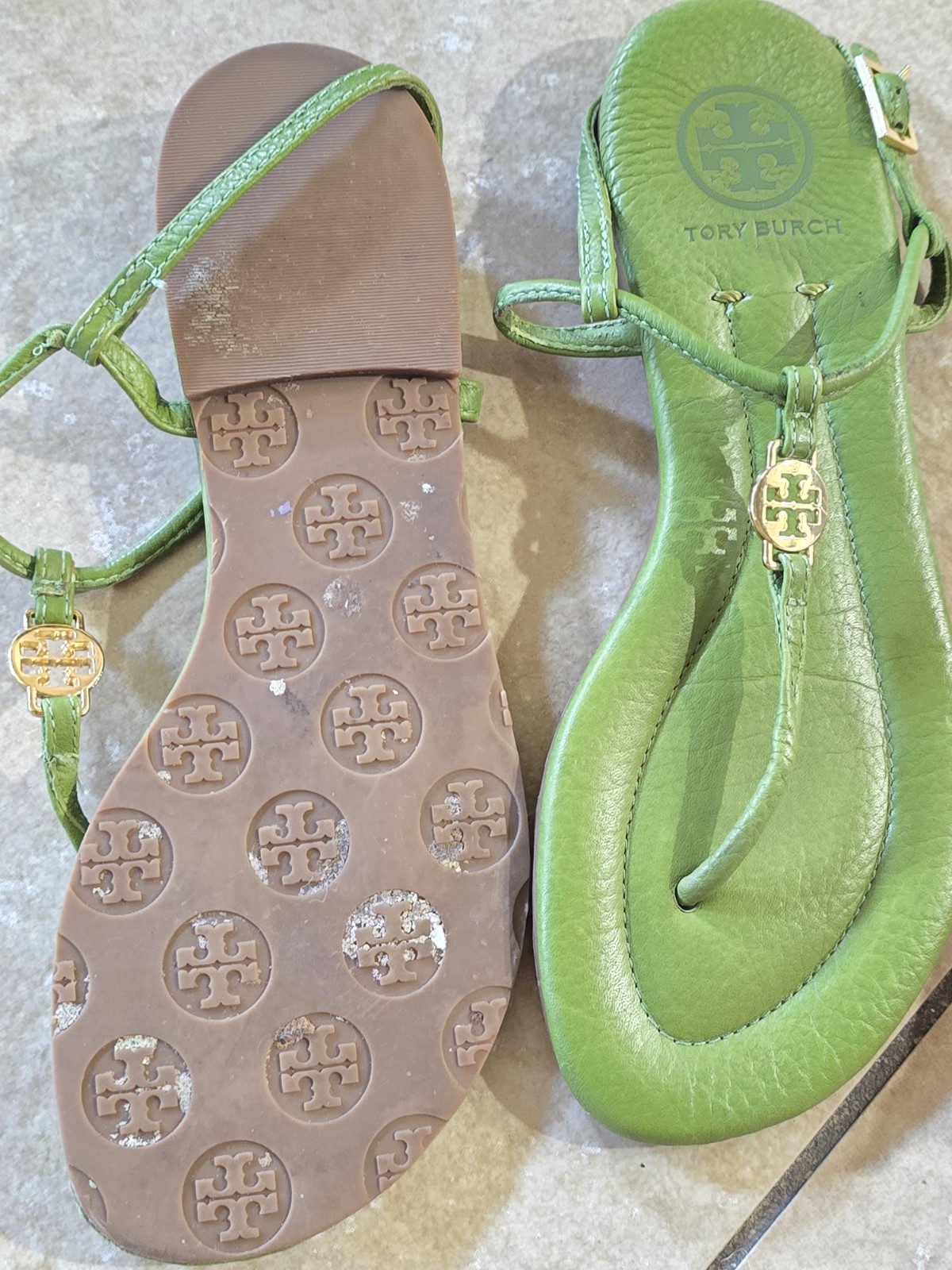 Tory Burch Green Leather Thong Sandals Logo Buckle Adjustable Straps Women 5