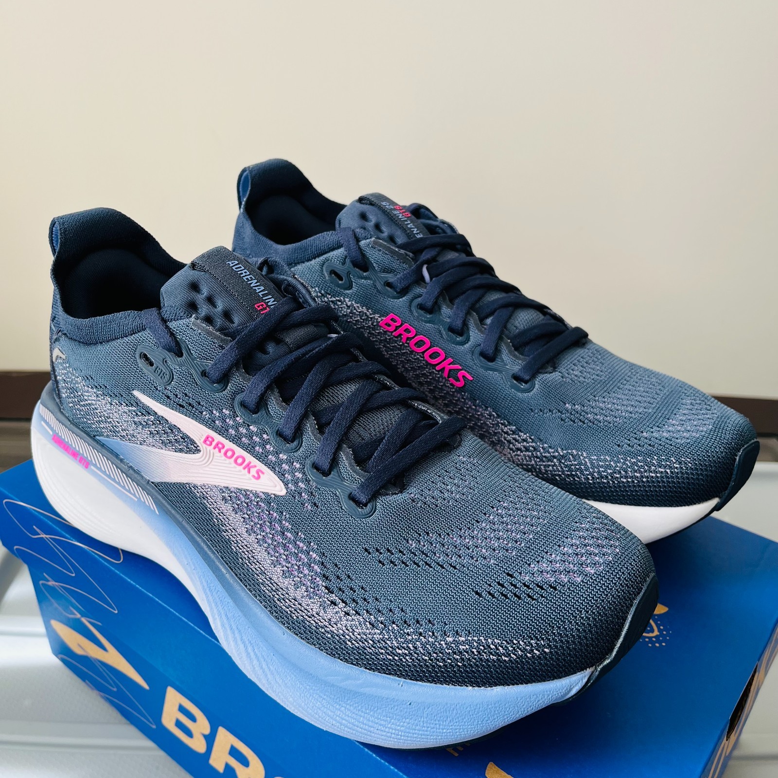 Brooks Women’s Adrenaline GTS 25 Spellbound/Blazing Bell/Pink NEW