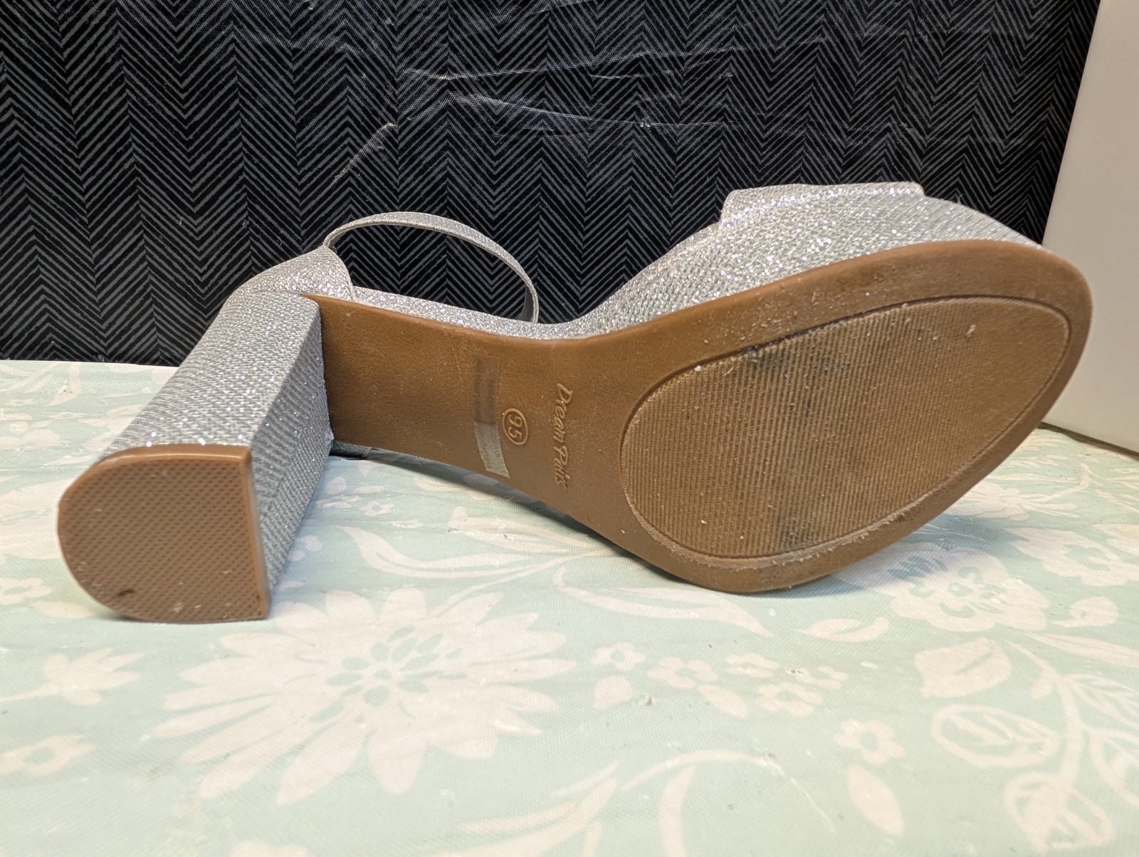 Dream Pairs Very Sparkly Silver 3″ High Heel Sandals Size 9.5 Heels 3.25″ Wide