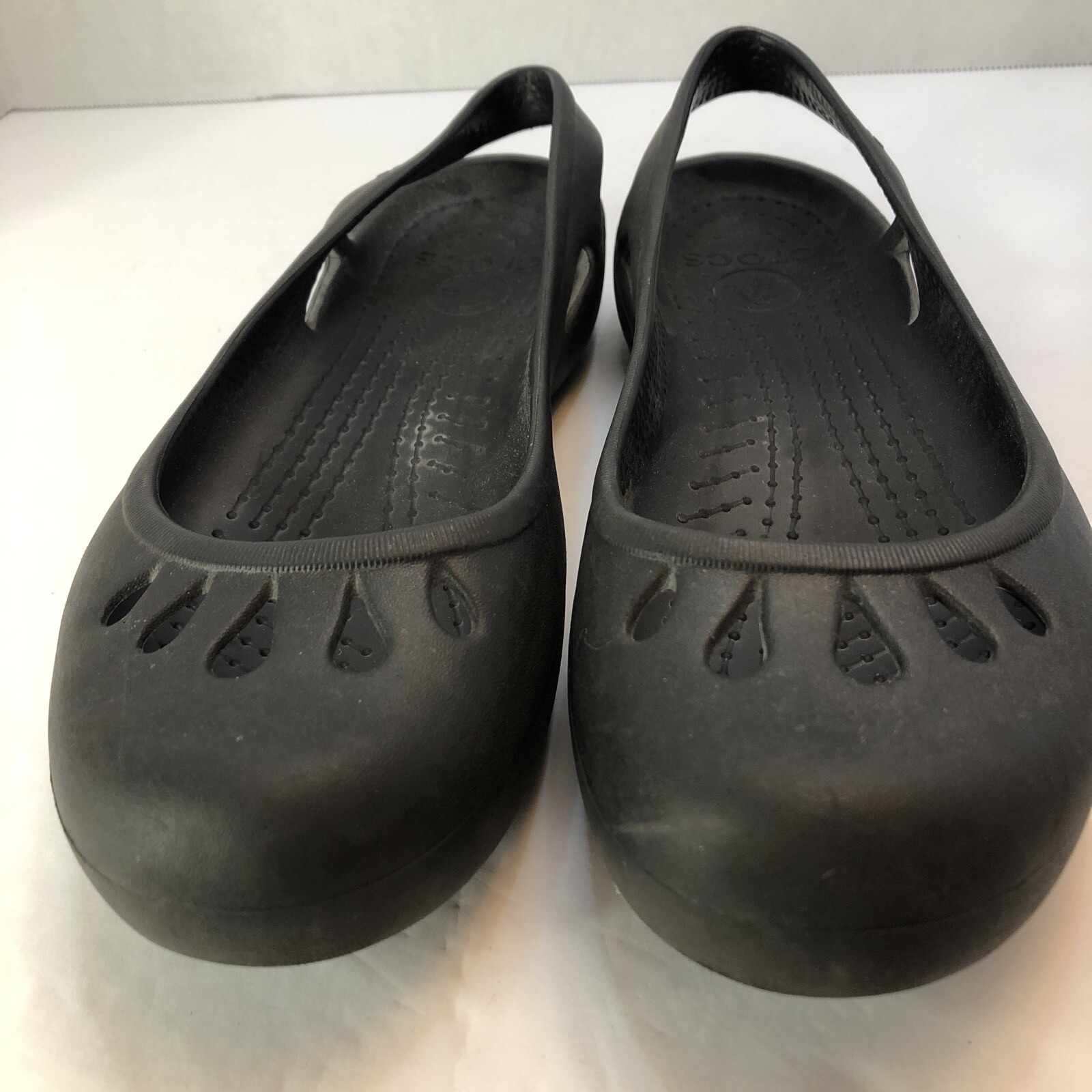 Crocs Size 8 Croslite Slip On Flats w/Heel Strap Solid Black