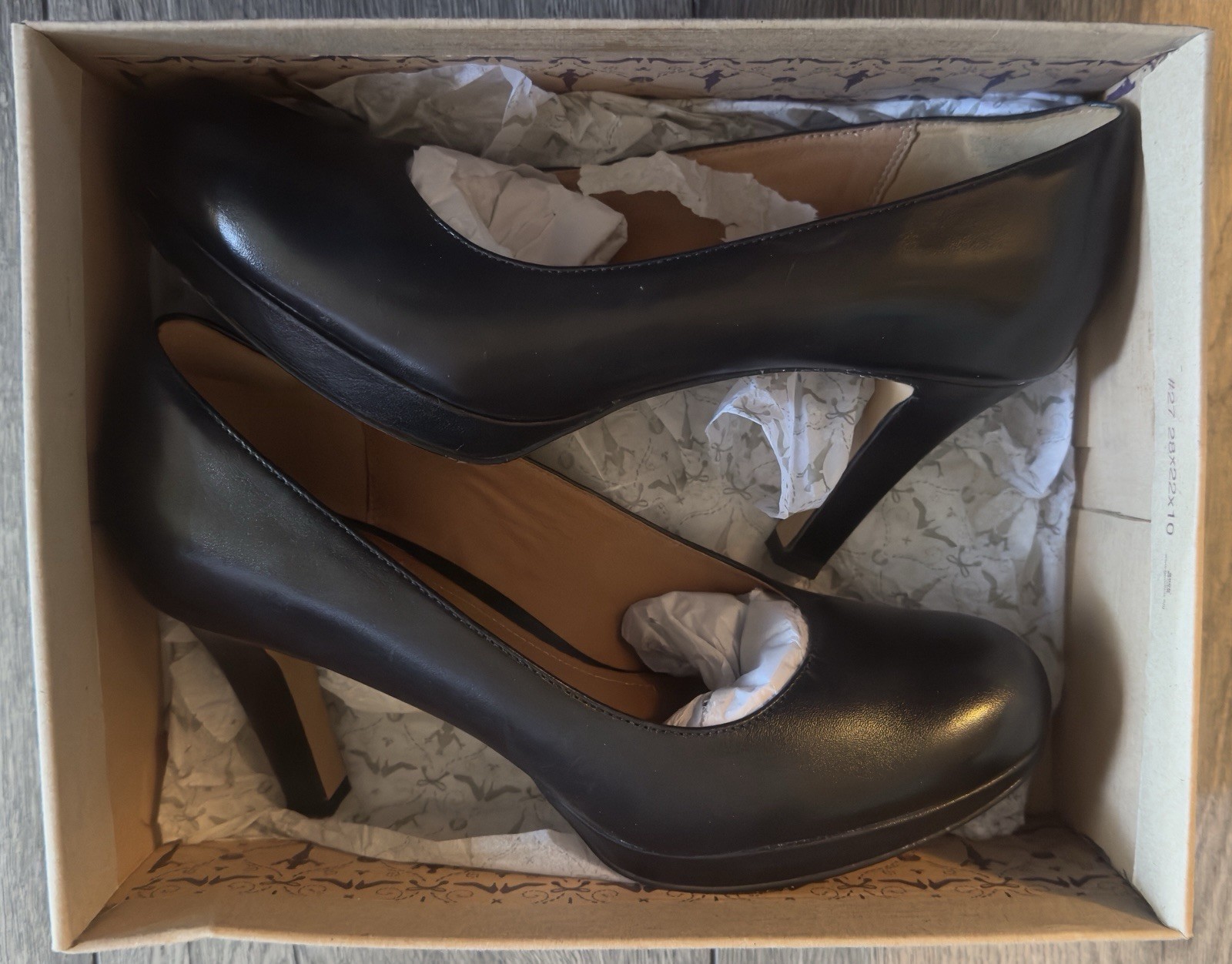 Clarks Women’s Black Leather Platform Pumps Round Toe Slip-On US 9 M