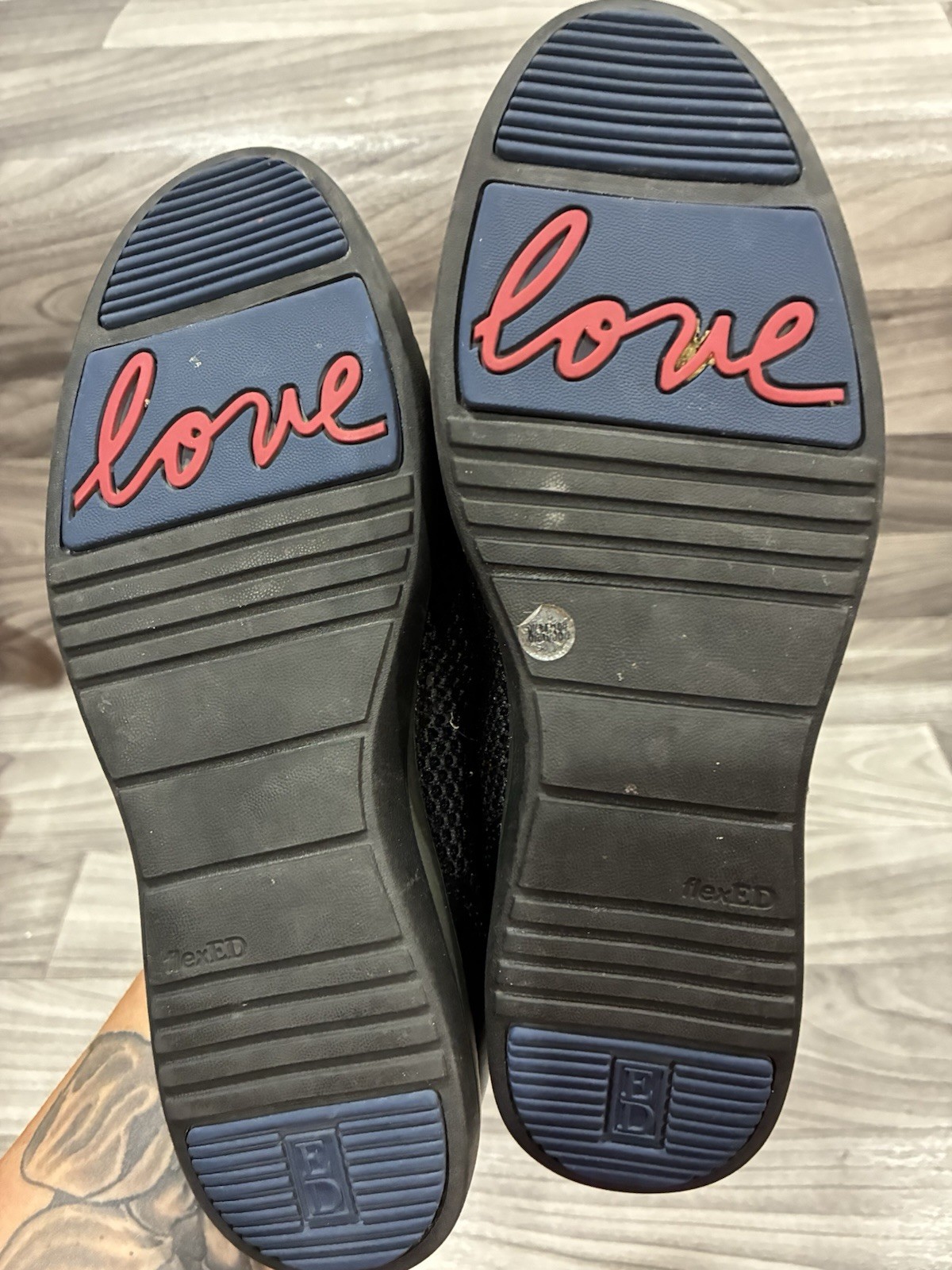 ED Ellen DeGeneres Black Open Knit Sneakers | LOVE Sole | Women’s 8.5 Streetwear