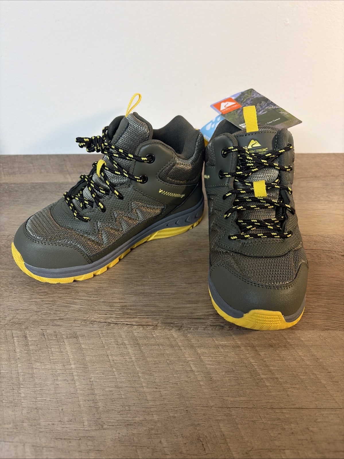 Ozark Trail Thinsalated Hiking Boots Size 13 Kids Olive Green/Yellow