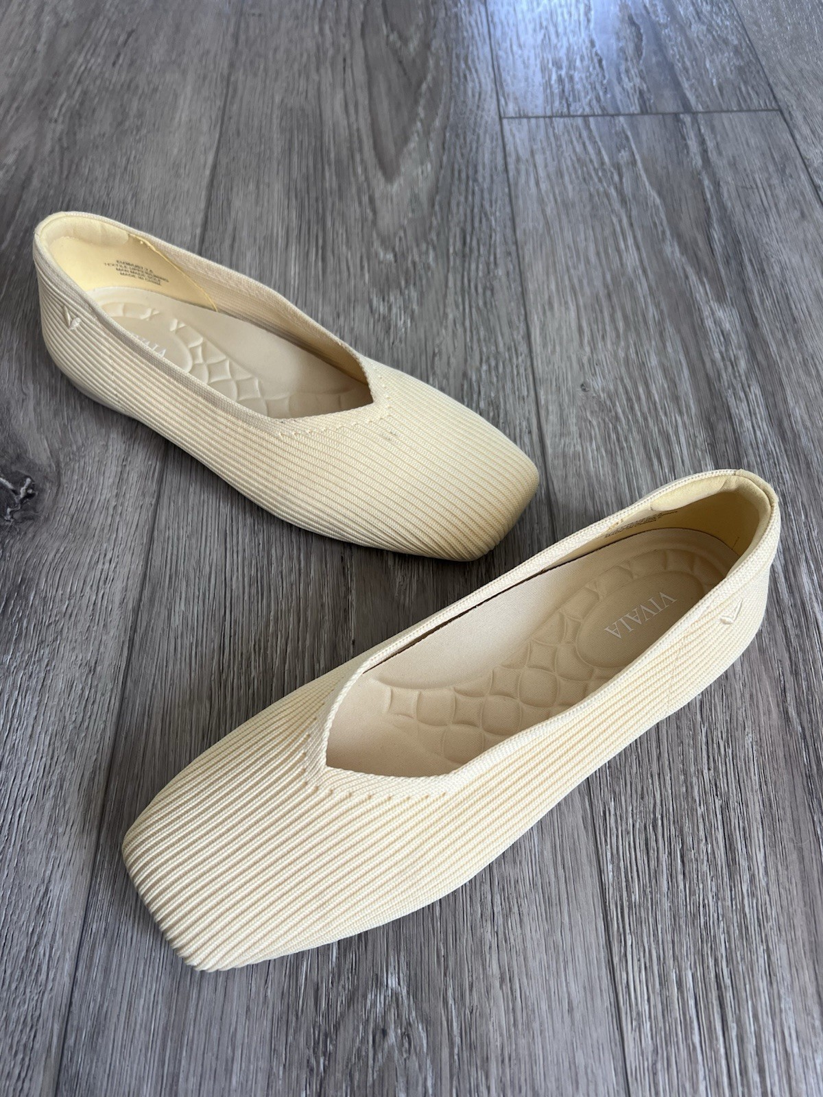 Vivaia Square-Toe Margot V-Cut Flats Margot 3.0 in Butter Yellow EU 38