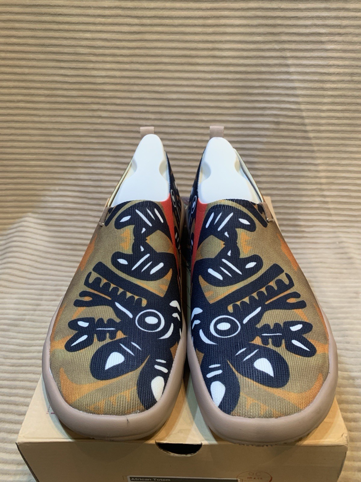 UIN African Totem Women’s Shoes Slip-on Size 11.5 Used Good Condition With Box