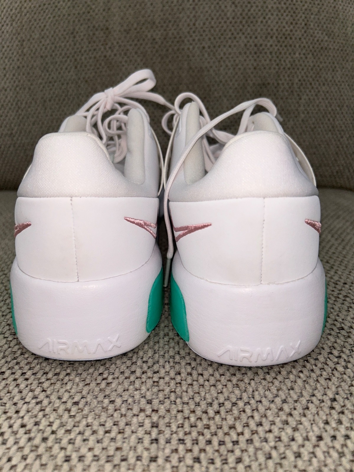 Size 9.5- Nike Air Max Bella TR 4 White Menta W