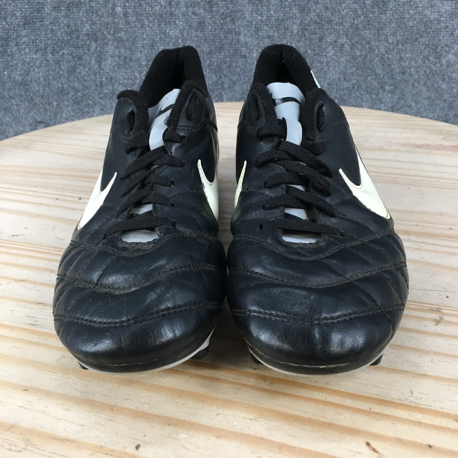 Nike Tiempo Mystic IV Shoes Womens 8 Cleats Sneakers 524939-014 Black White