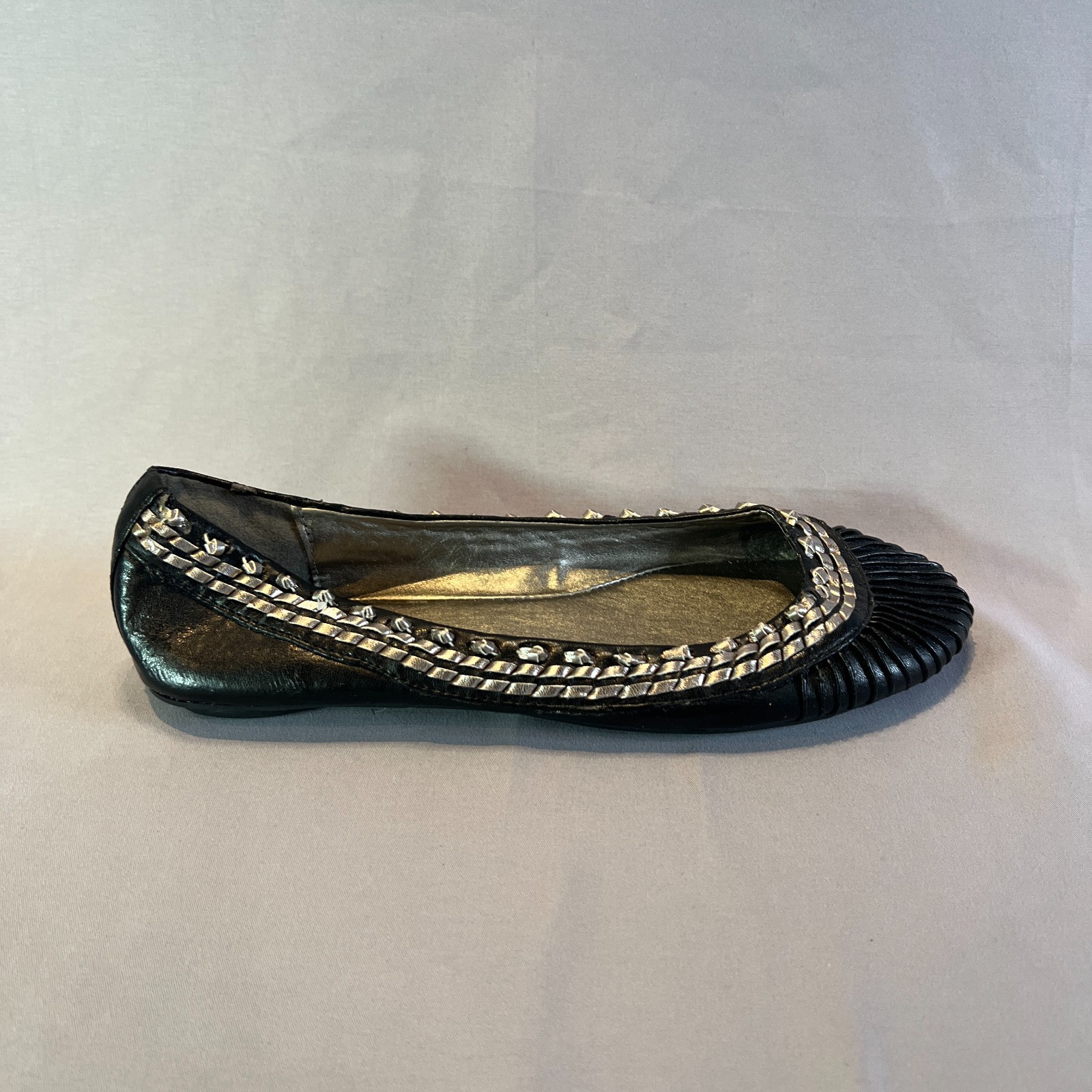 Soda Ballet Womens 7.5 Core Black Silver Round Toe Comfort Casual Slip On Flats
