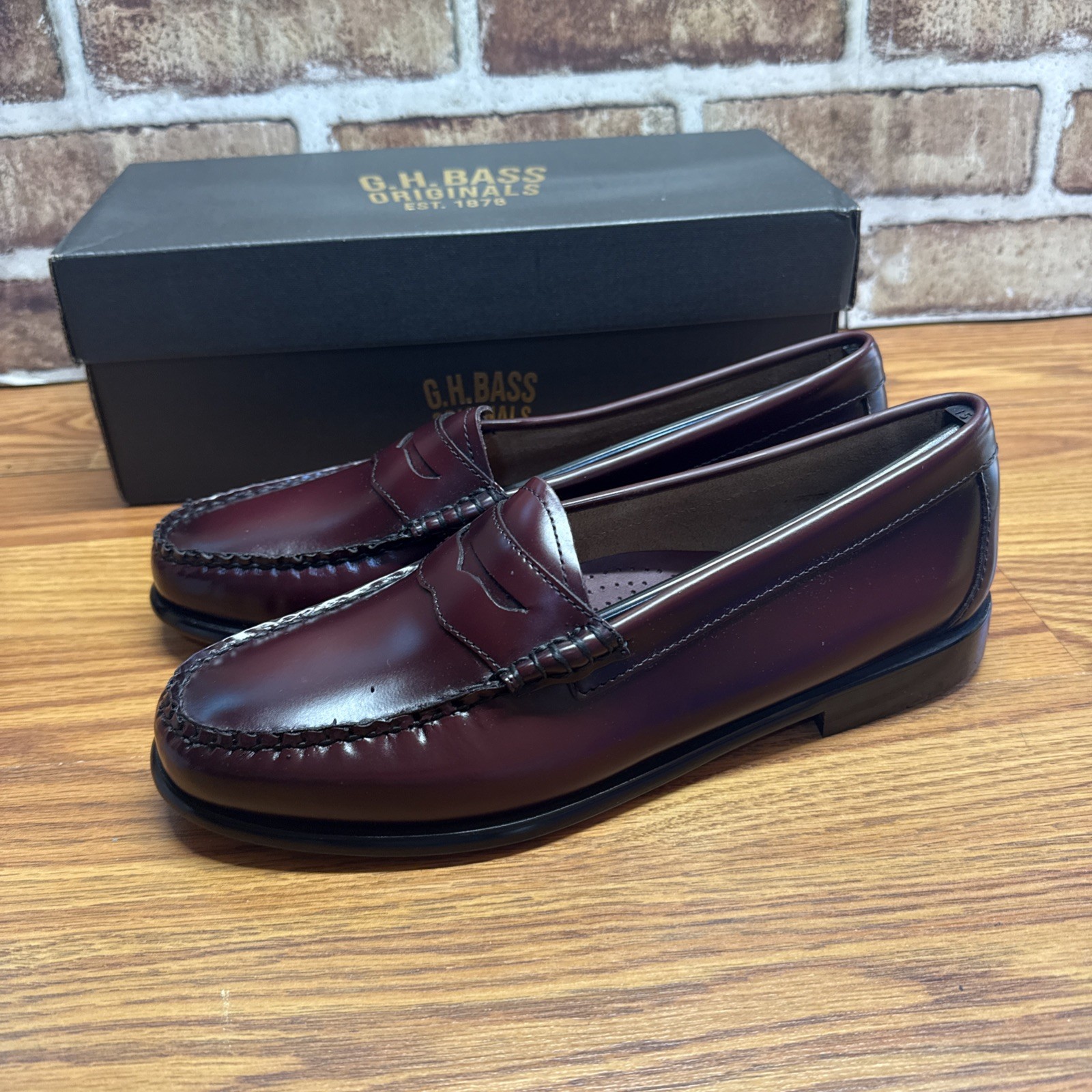 New GH Bass Women’s Whitney Weejuns Penny Loafers Size 9.5 M