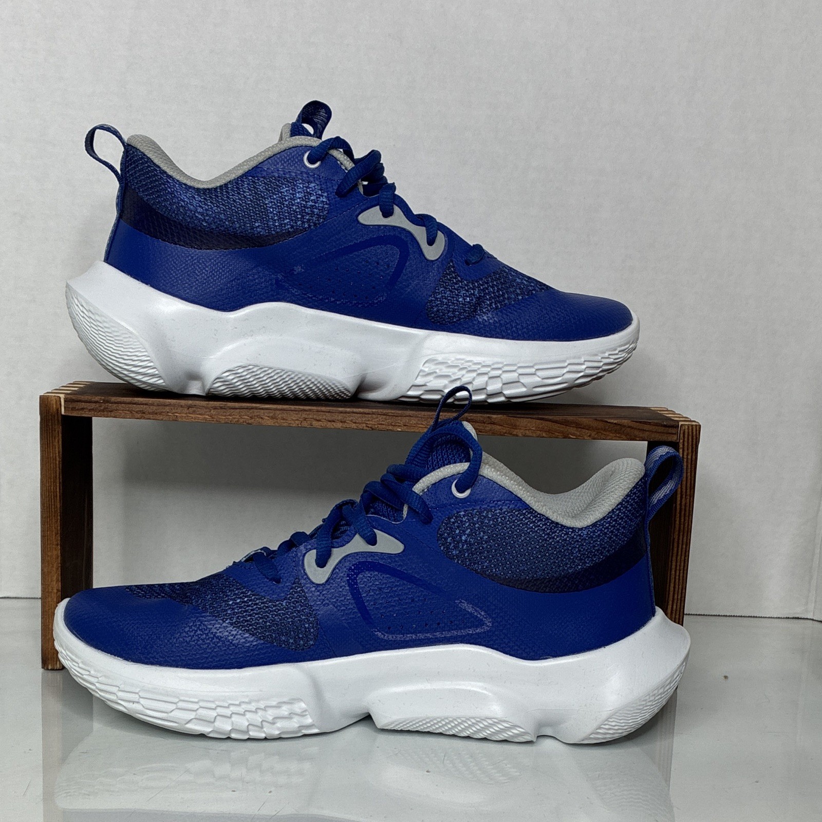 Under Armour Flow Breakthru 3 Women’s Lace-Up Low Top Mesh Sneakers Blue 3025603