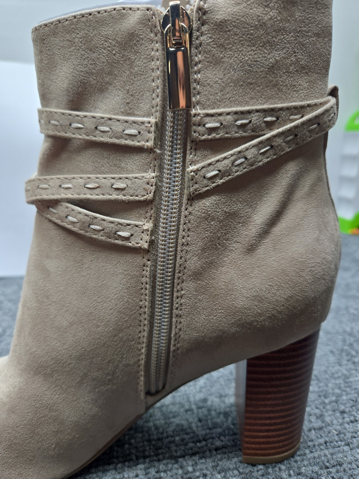 Bandolino Boots 9.5 Nude
