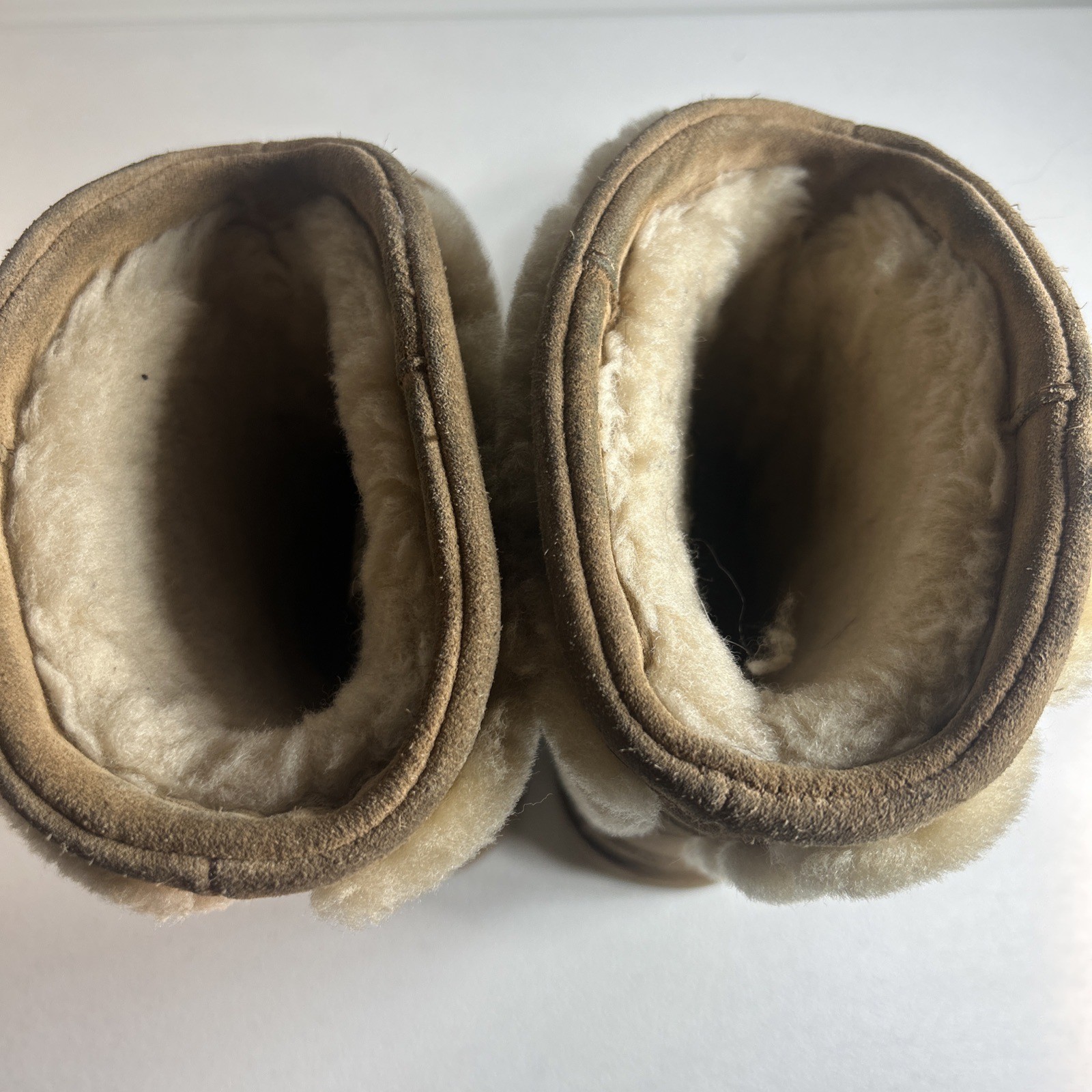 UGG Tania Boots Womens Size 7 Suede Sheepskin Chestnut Mid Calf Fur
