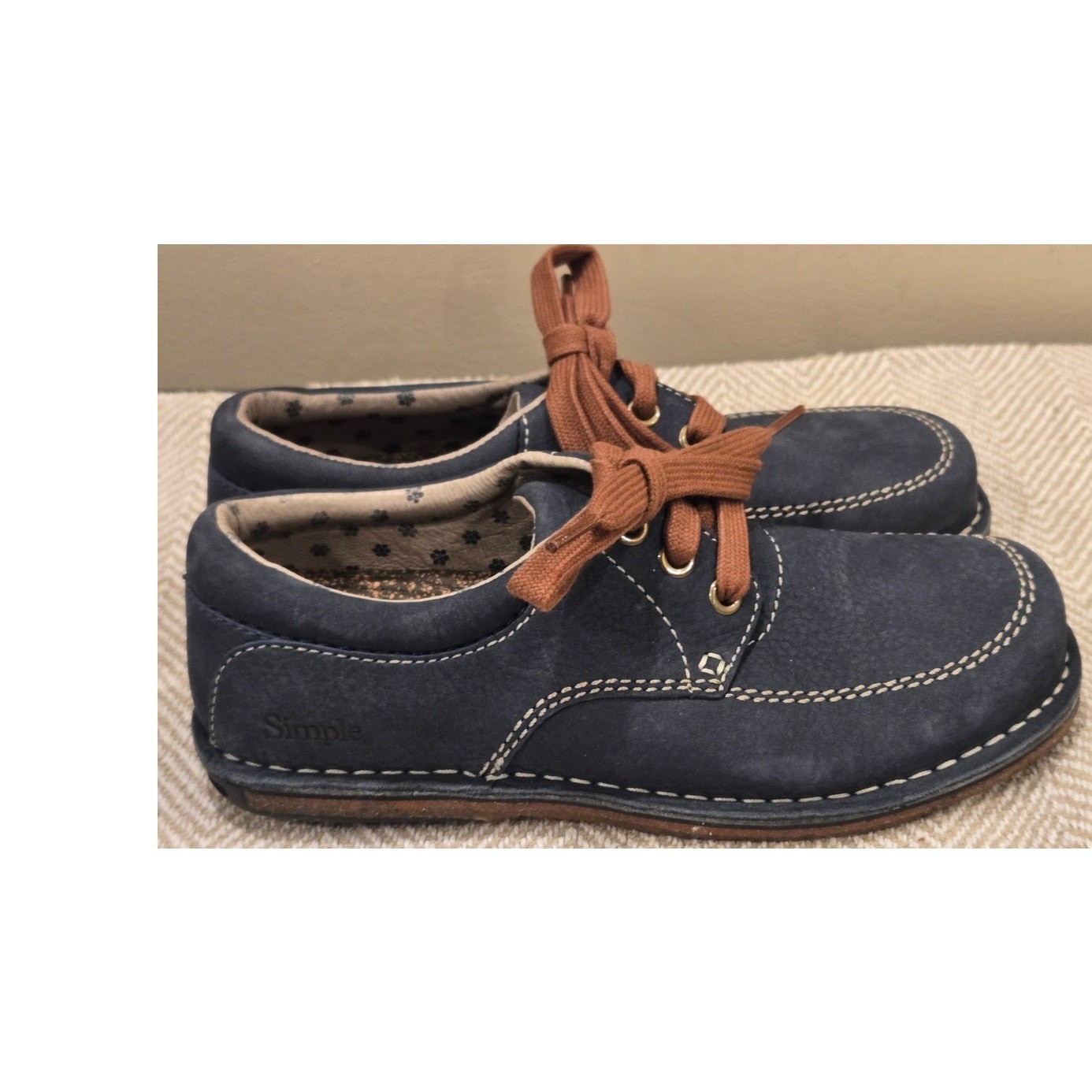 Simple Leather Suede Lace Sneakers Crepe Sole Comfort Shoe Blue Size 7.5 Boho