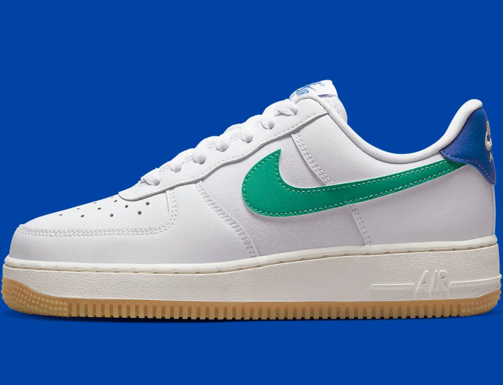 Women’s Nike Air Force 1′ 07 ‘White Stadium Green’