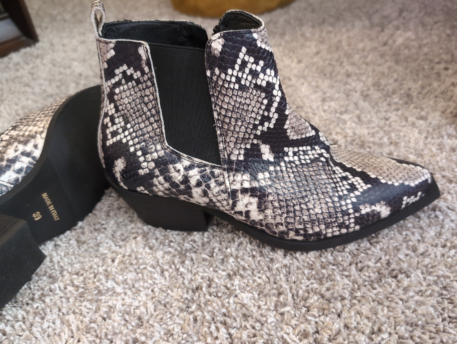 Beautiful Loretta Pettinri Woven Leather Snake Skin Ankle Boots Size 8