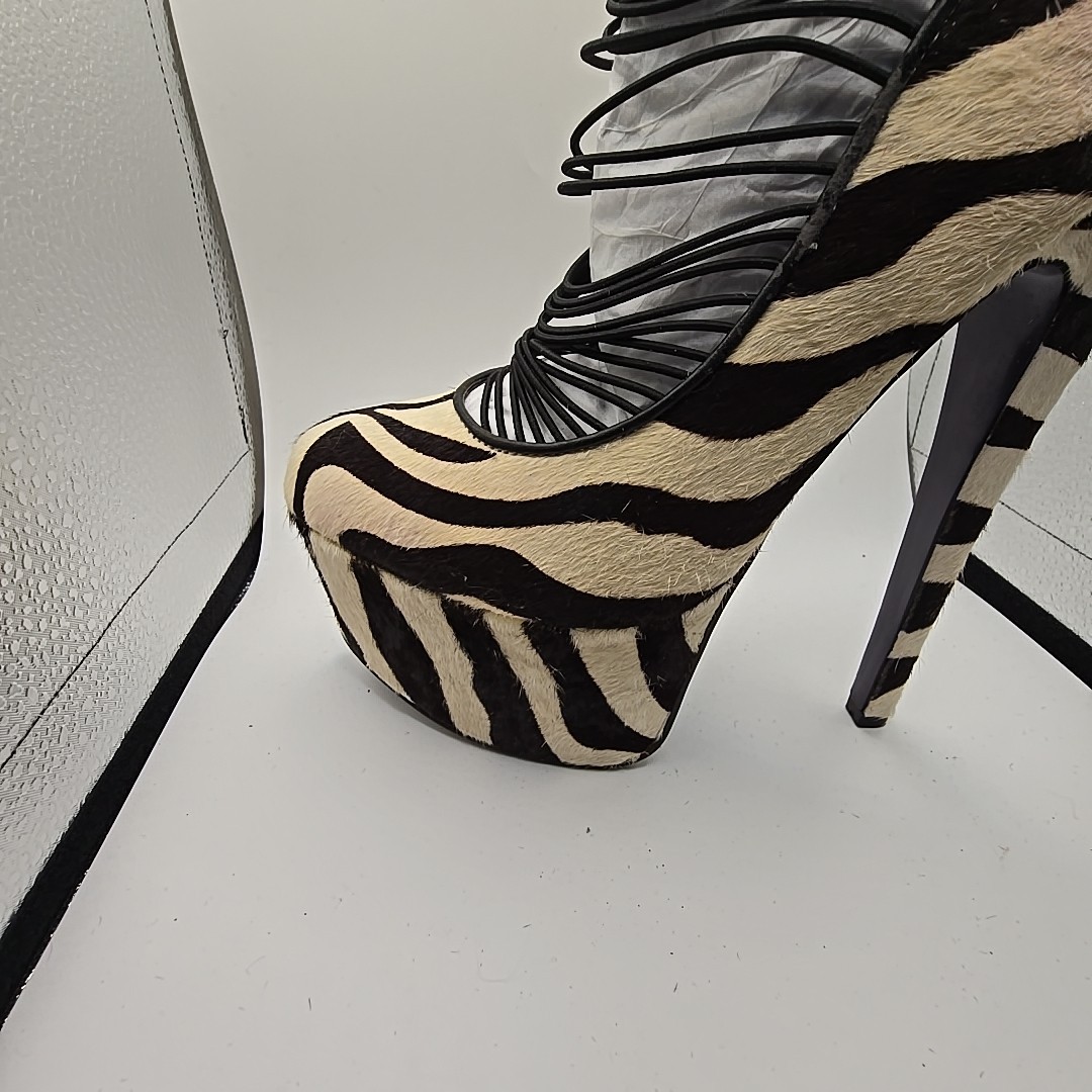 London Trash Zebra Stripes Pony Hair Platform Shoes Heels Leather sz 8 Pinup