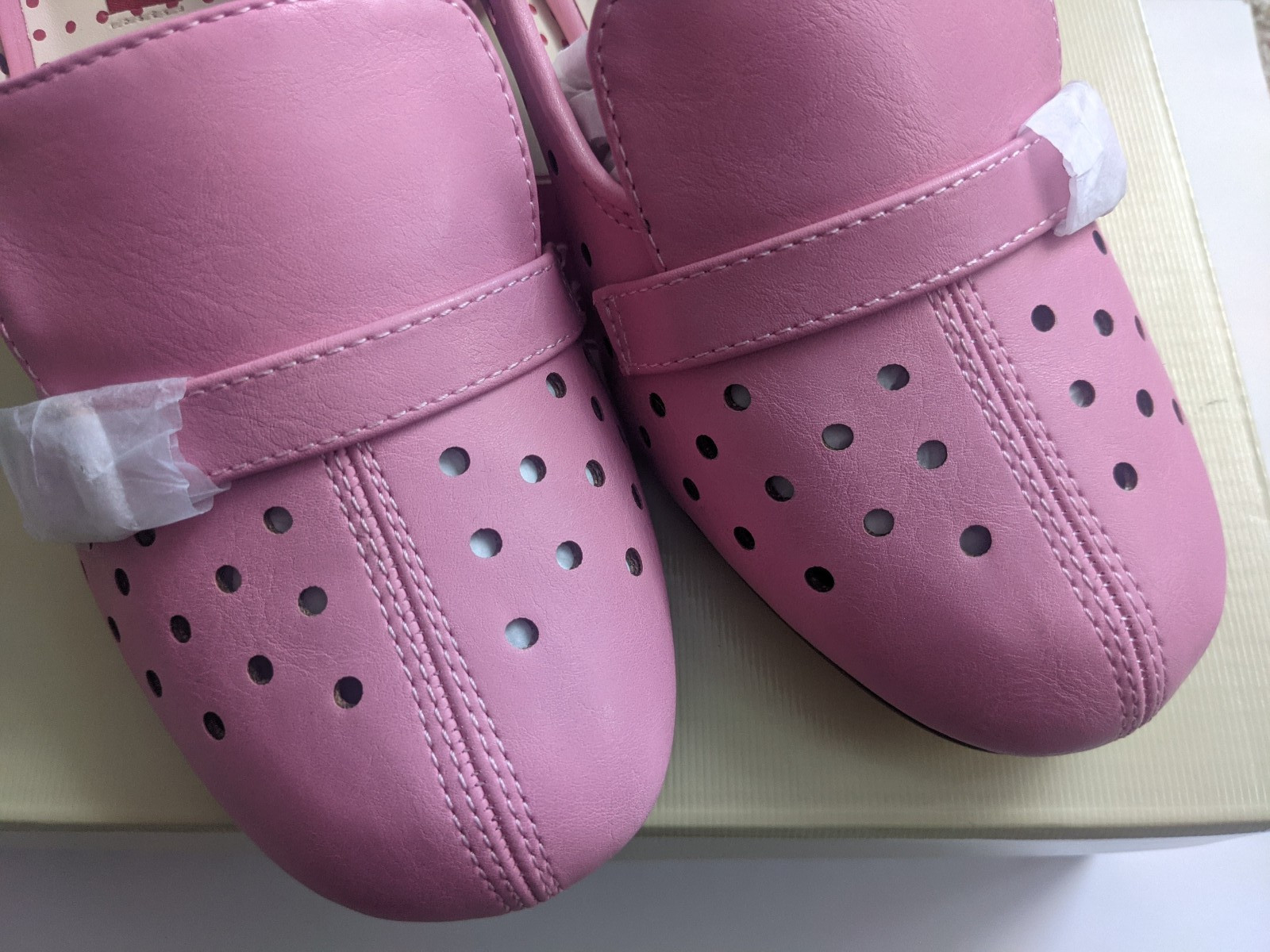 B.A.I.T Footwear Christina pumps in Rosette pink mod retro vegan shoes size 9