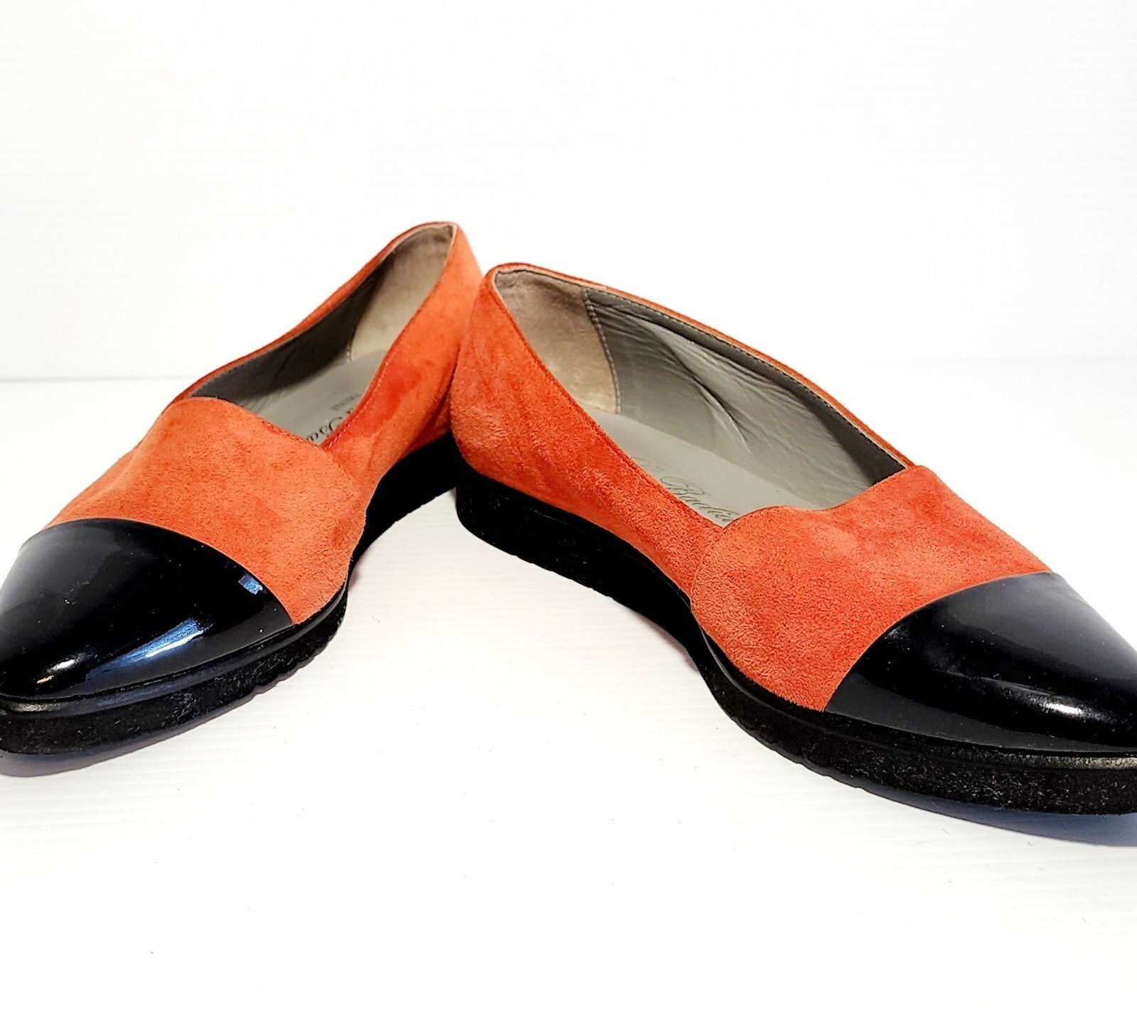 La Badia Vintage Women Flat Shoes Size 5.5 Orange Close Toe Slip On Suede