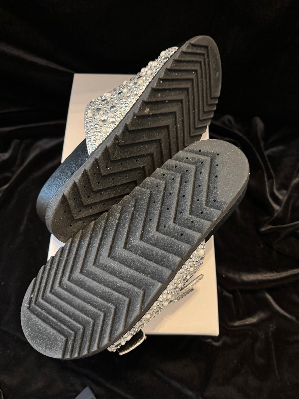 Womens Jessica Simpson Cyraline Rhinestone Silver Slip On Sandals slides Size 7