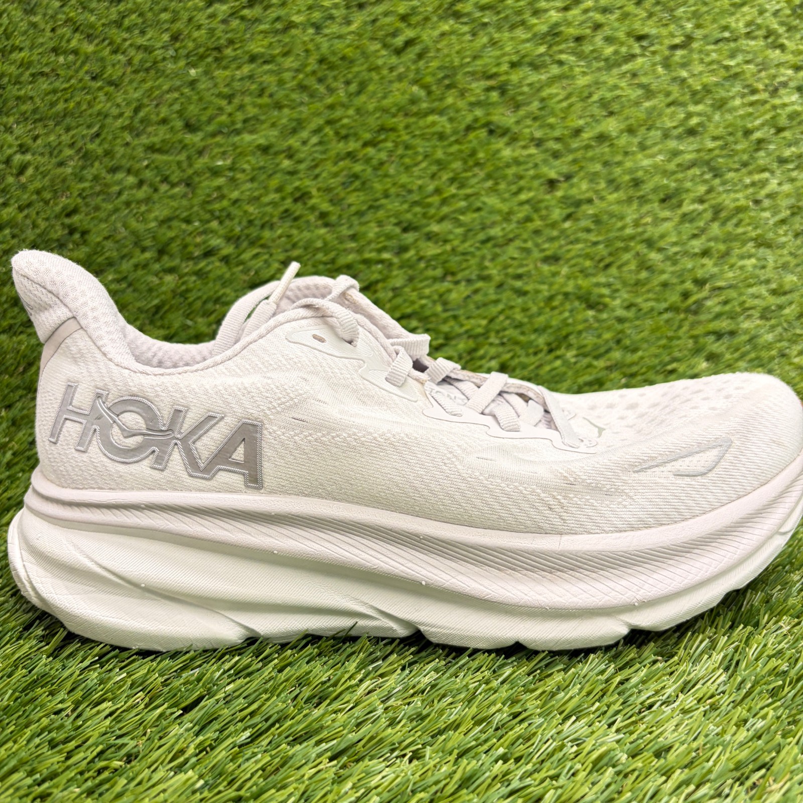 Hoka One One Clifton 9 Womens Size 9 White Gray Athletic Running Shoes Sneakers