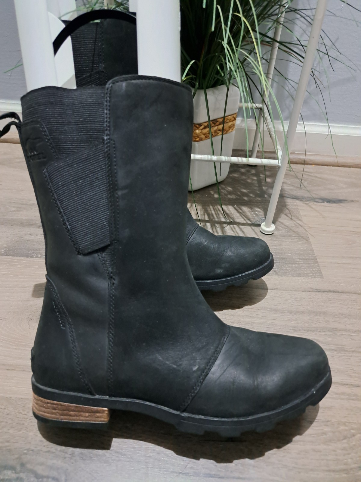 EUC Sorel Boots Women’s Emelie Mid Calf Leather Waterproof NL2679-010 Black SZ 8