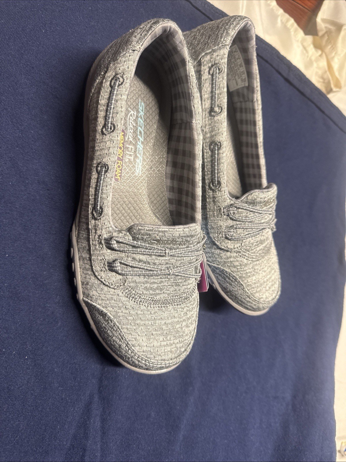 New !! Women’s Sketchers Relaxed Fit Air Cooled Memory Foam Size 6