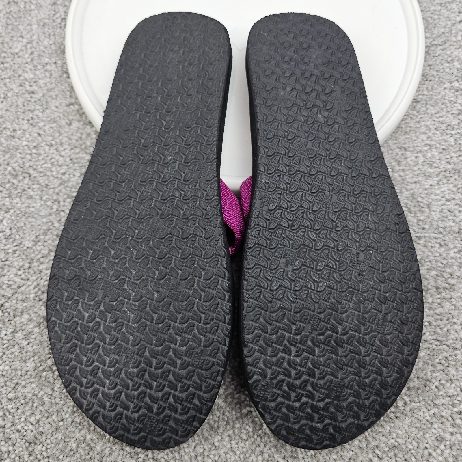 The North Face Flip Flop Thong Sandals Fuschia Magenta Womens Size 9 *Read