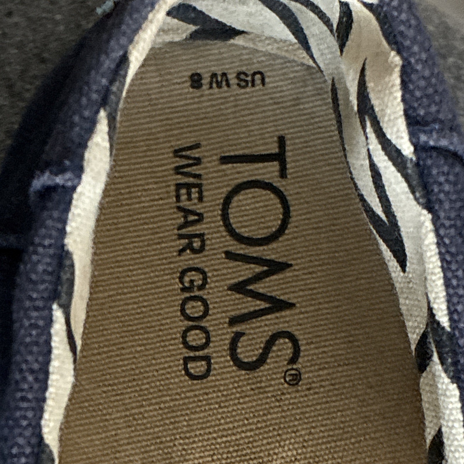 TOMS Women’s Blue Canvas Slip-On Flats US 8 Chevron Lined Round Toe Logo