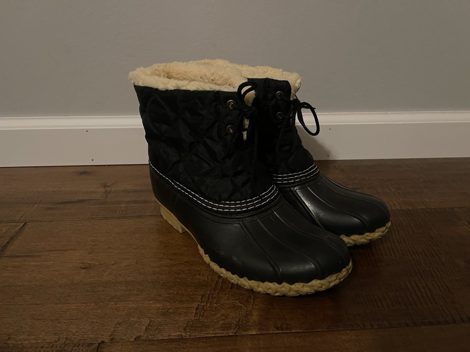 Vintage L.L. Bean Boots Made in Maine USA Black Shearling Lined Duck- Women’s 8M