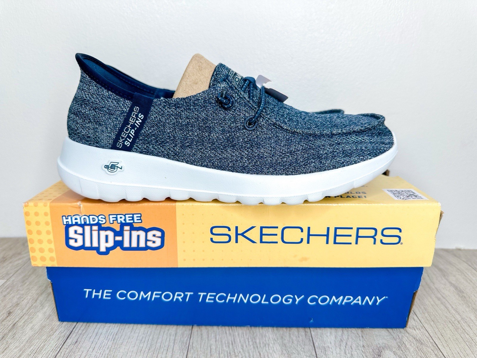 NEW Skechers Womens Slip-ins Go Walk Joy Fantasia Navy Sparkle 6.5 Loafer Style