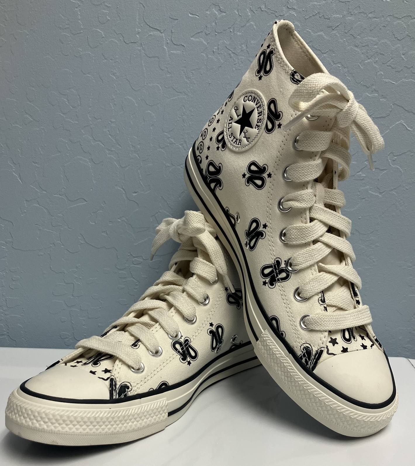 Converse All Star Black and White Customized High Tops Men’s 9 Chunky Laces New!