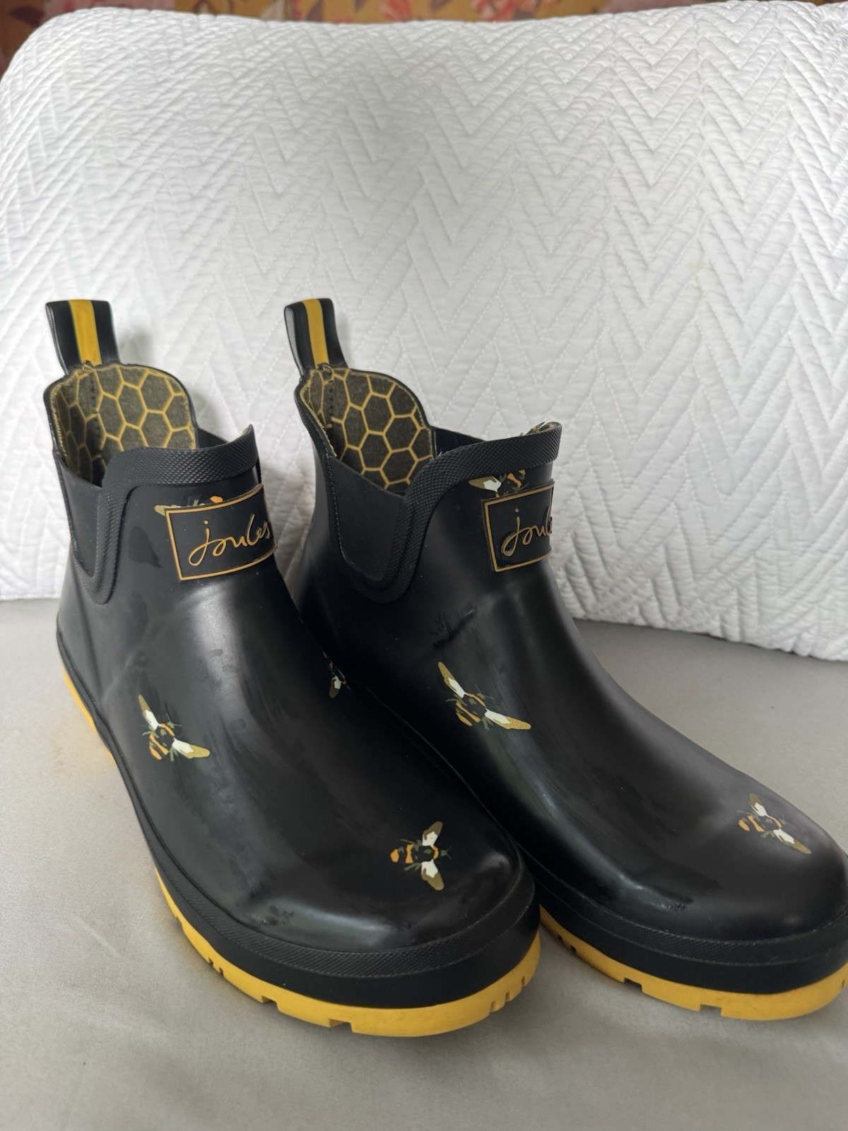 Joules Women’s Wellibob Black Metallic Bees Ankle-High Rubber Rain Boot – 10 M
