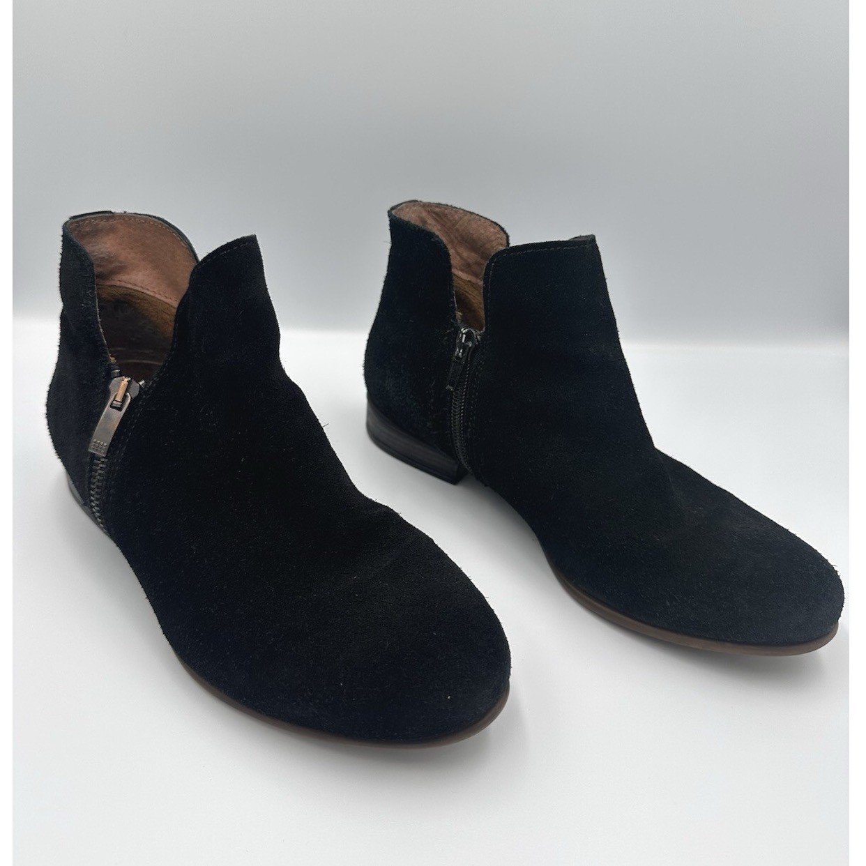 Eric Michael Suede Leather Zip Ankle Isabella Boots Womens Size 37 Black Comfort