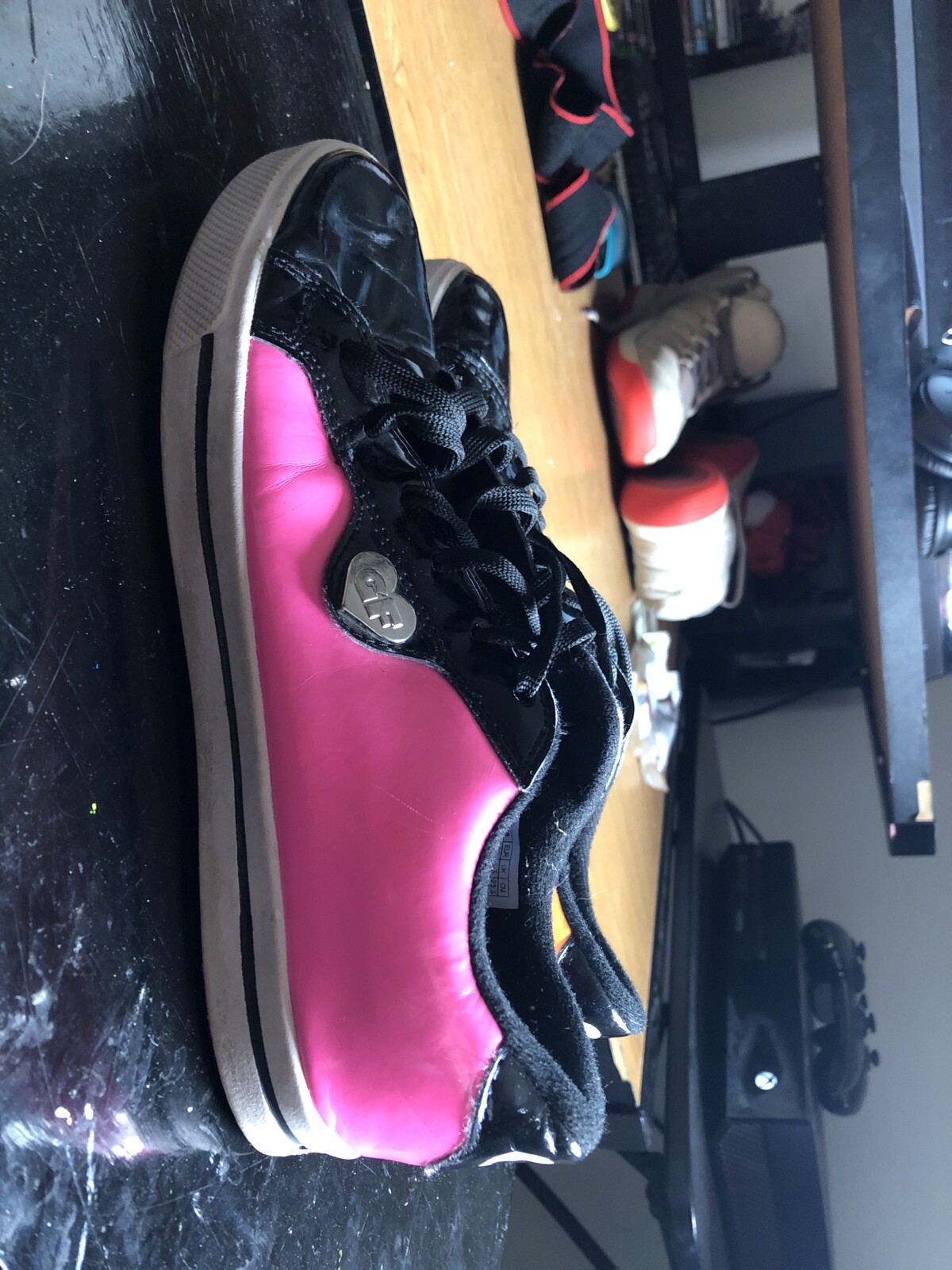 GF Gotta Flurt Neon Color Shoes Size 7 Women’s Cool Neon Heart Shoes