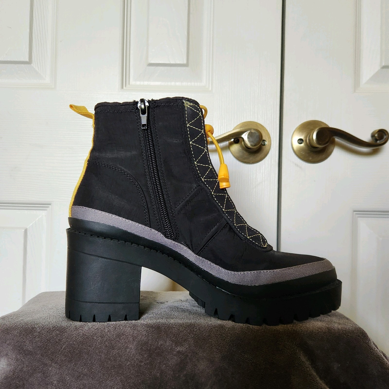 Steve Madden CONTENDER CONT05S1 8 US Size 3 Inch Wide Heel Fabric Upper& Linning