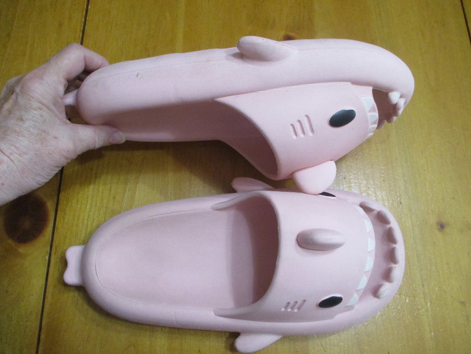 Ladies Shark Slides Cloud Shoes/Slippers,Pink Size 38-39 EU,8-8.5 US