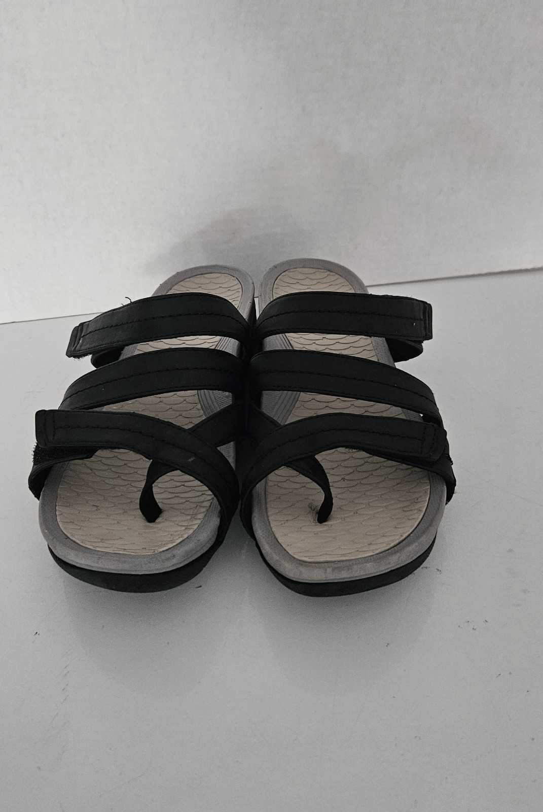 Yuu Sandals Slip On Black Synthetic Arch Support Women’s Size 7 Pre-owned